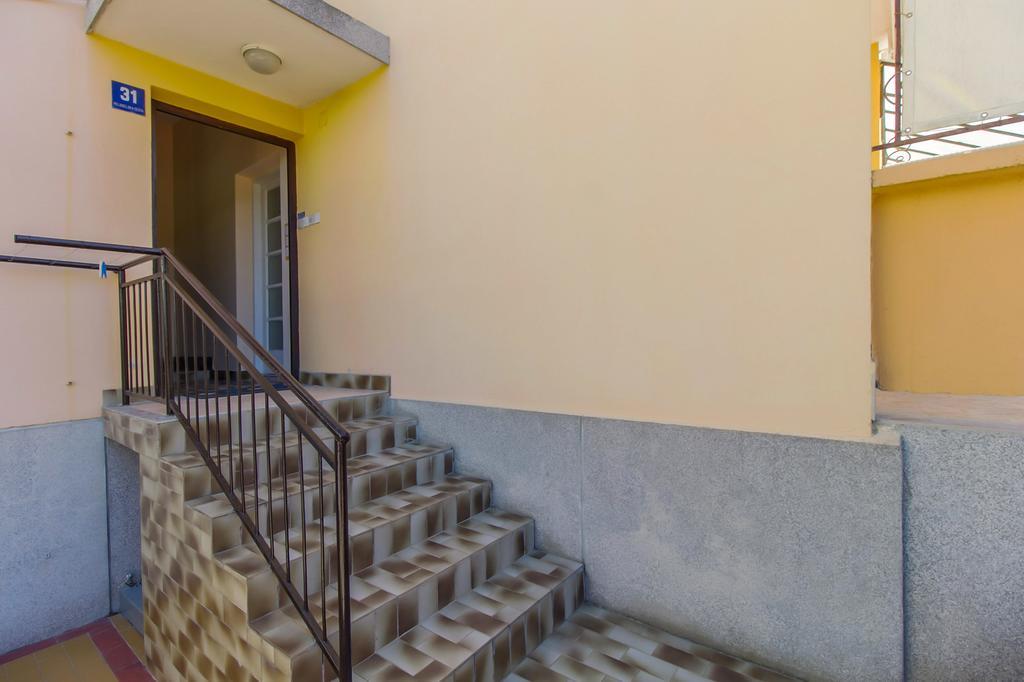 Apartment Oleander Mali Losinj Exterior photo