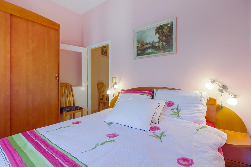 Apartment Oleander Mali Losinj Exterior photo